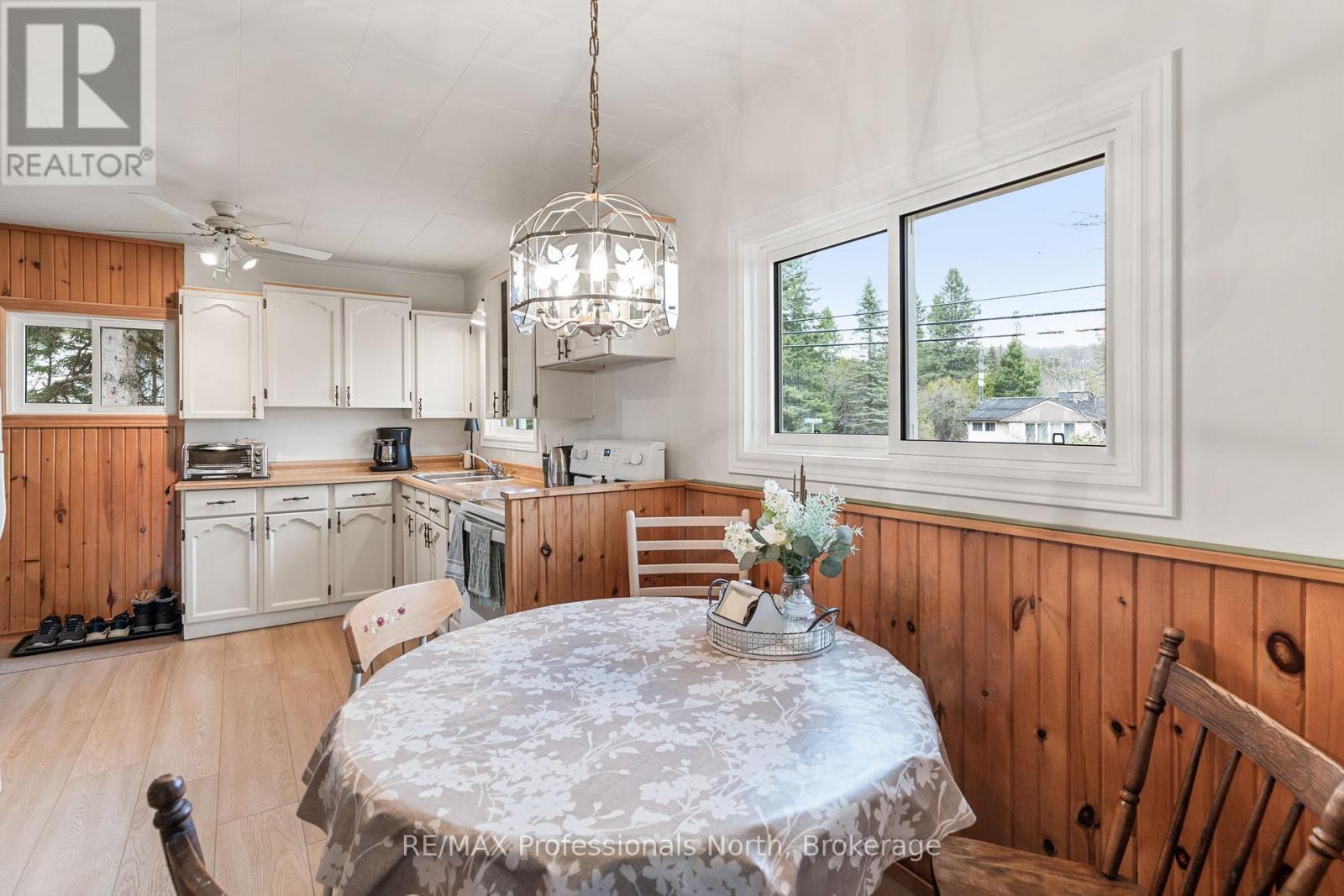 2195 LOOP ROAD - 16