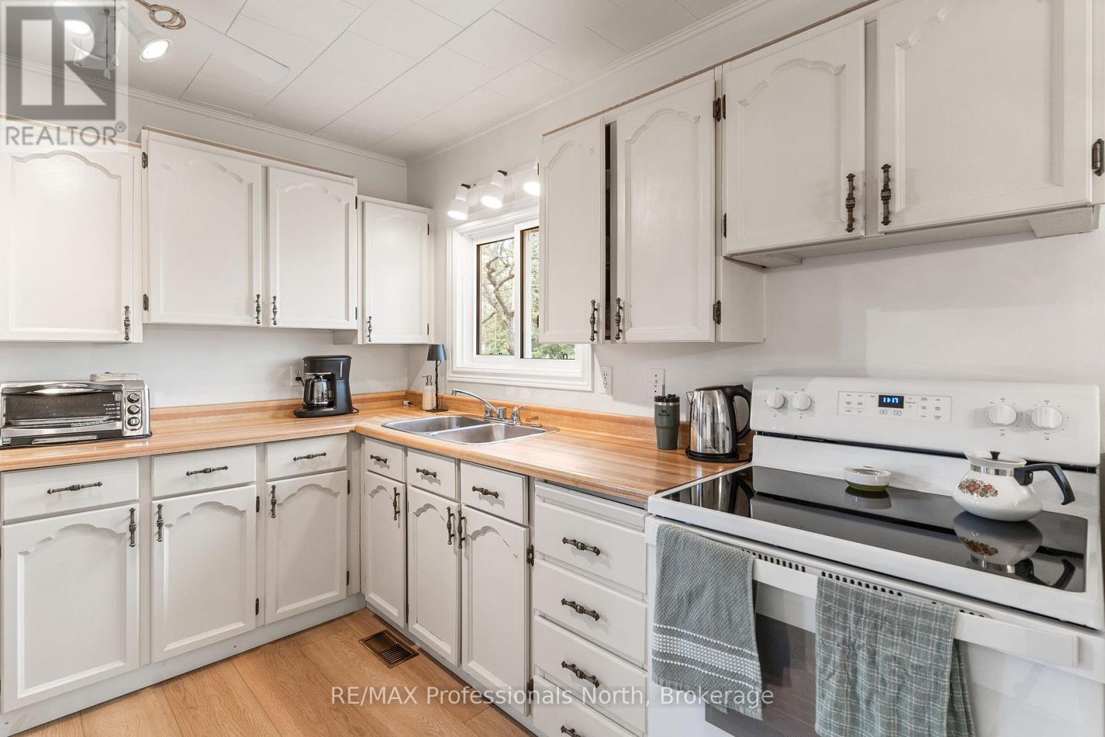 2195 LOOP ROAD - 14