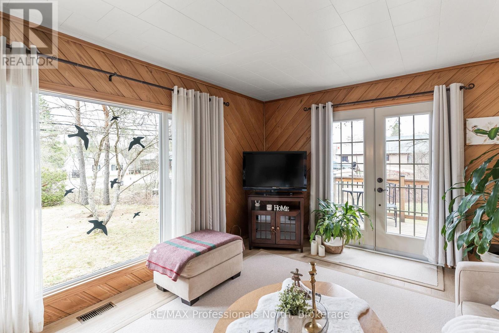 2195 LOOP ROAD - 20