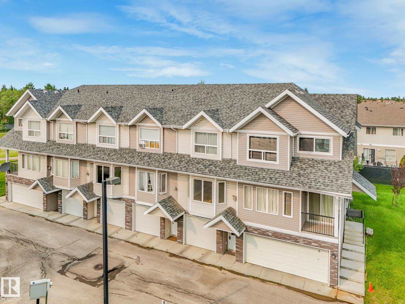 #5 13215 153 AV NW - 61