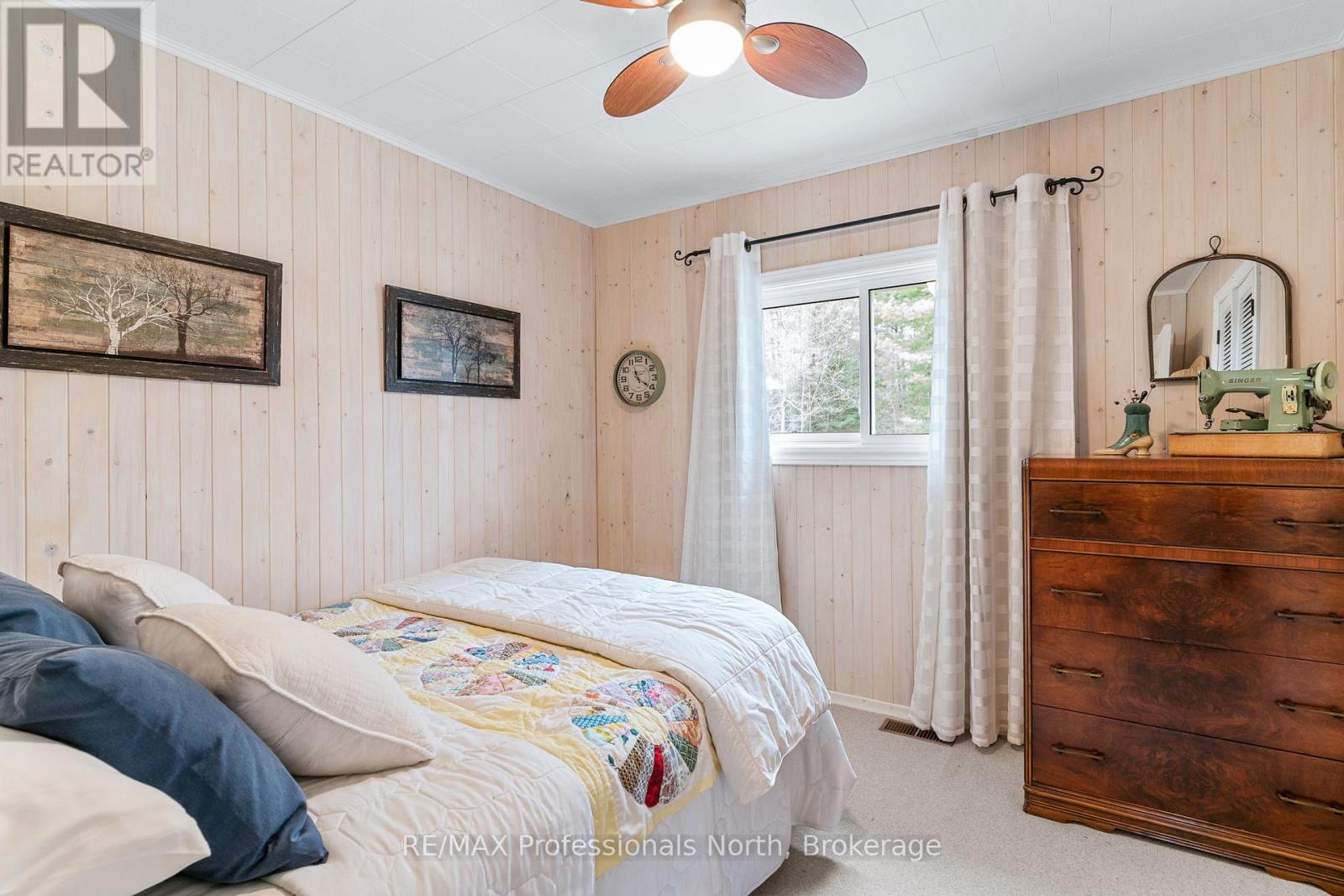 2195 LOOP ROAD - 27