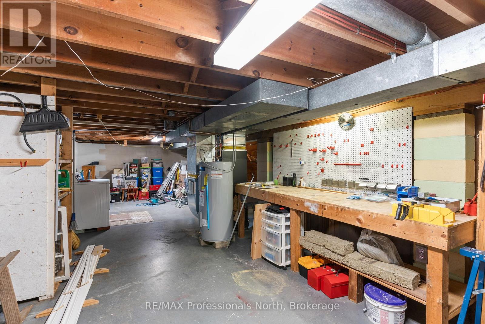 2195 LOOP ROAD - 31