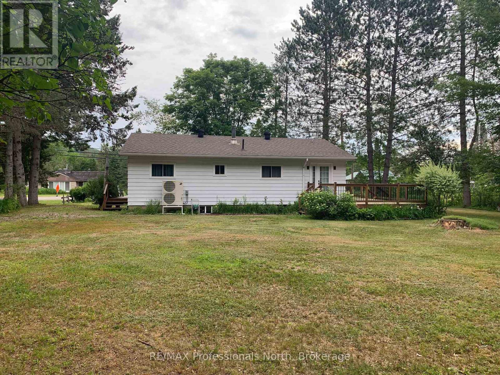 2195 LOOP ROAD - 6
