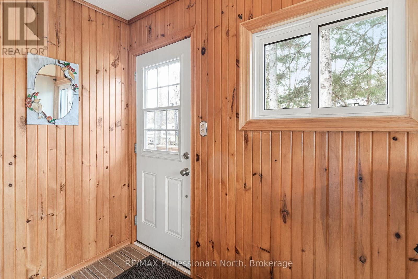 2195 LOOP ROAD - 9