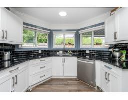 8902 142a Street, Surrey, BC V3V7T1 Photo 14