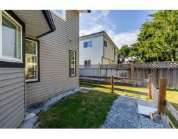 8902 142a Street, Surrey, BC V3V7T1 Photo 33