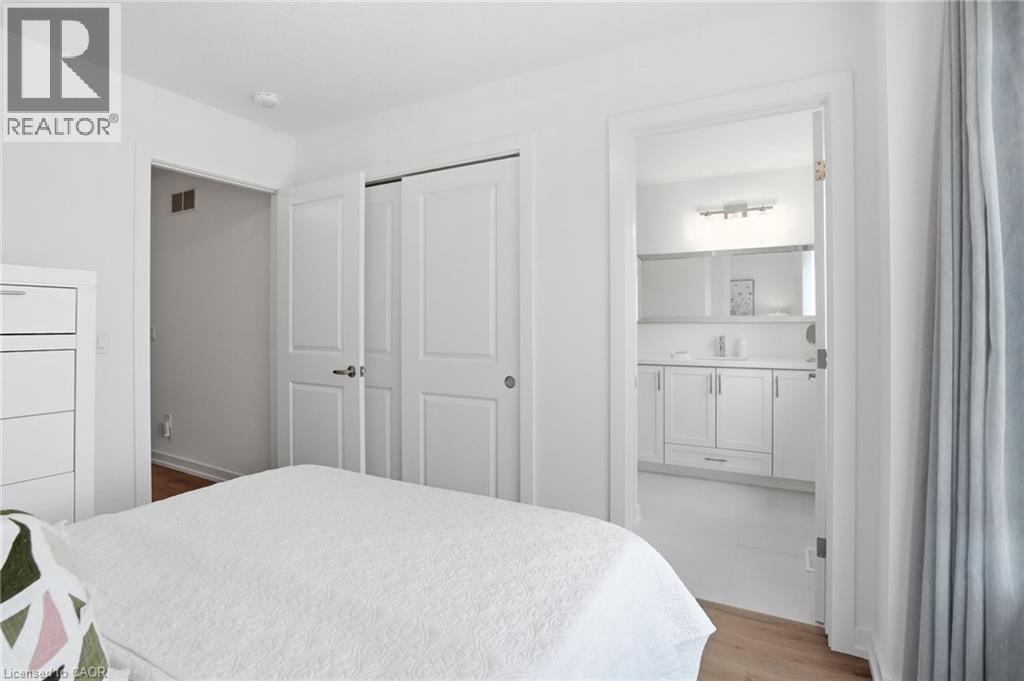 245 BURKE Street - 17