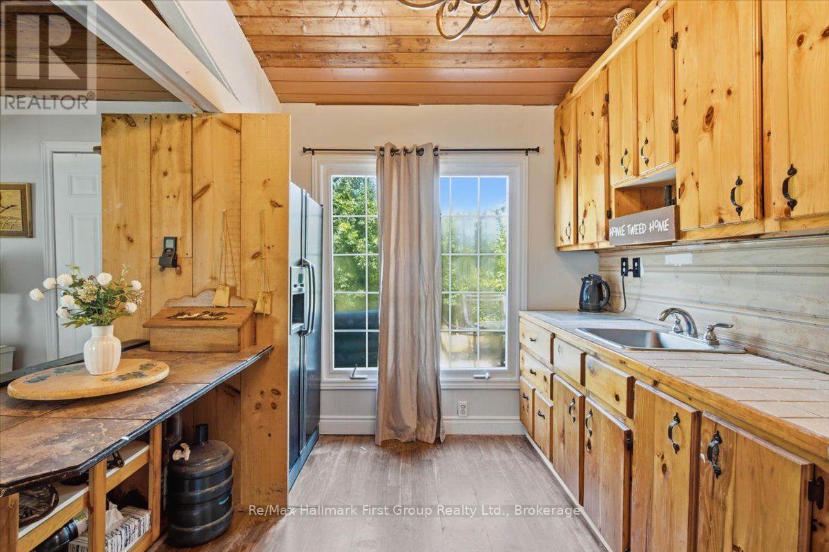 28 BIRCH LANE - 10