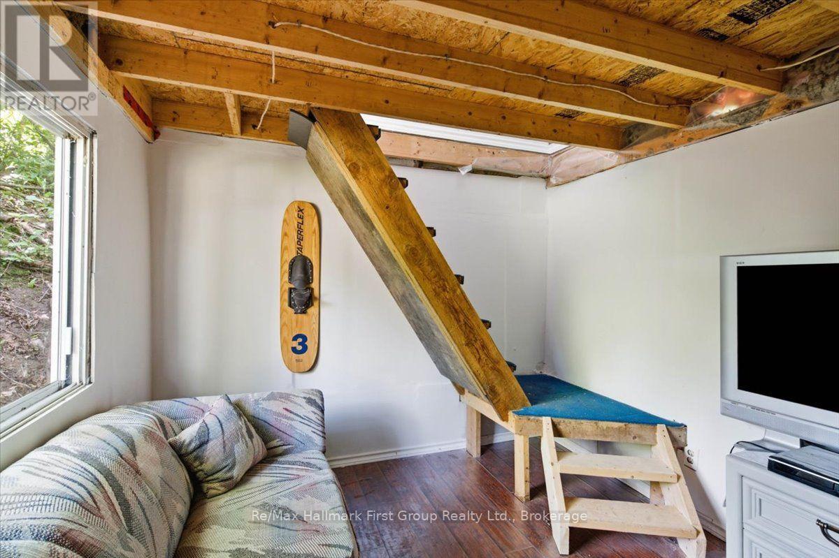 28 BIRCH LANE - 24
