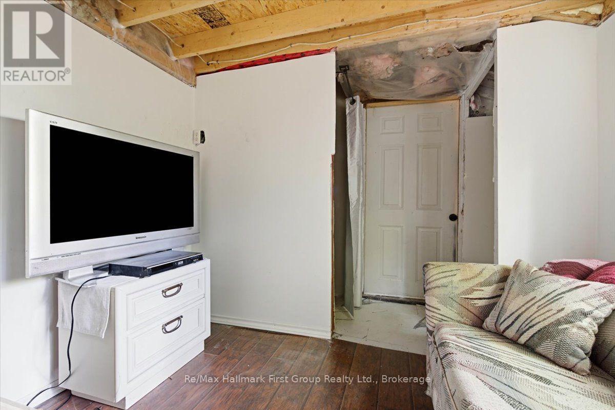28 BIRCH LANE - 25