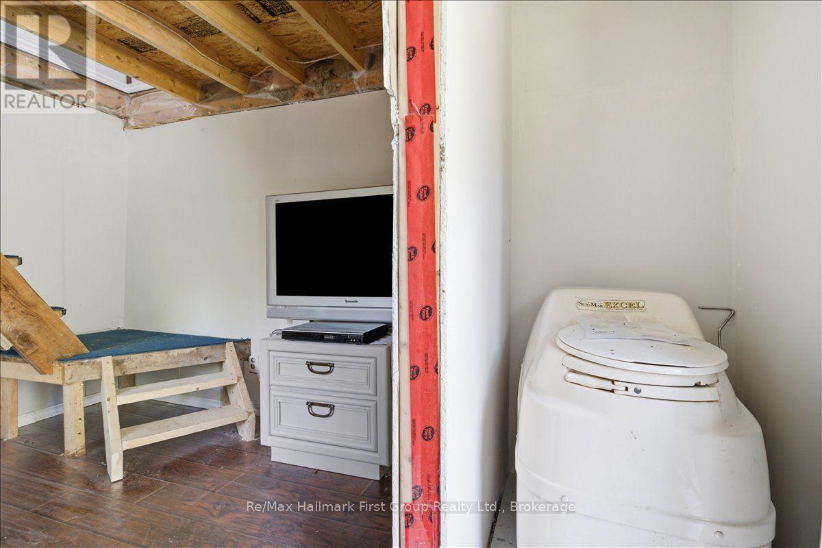 28 BIRCH LANE - 26