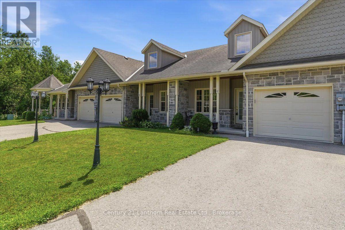 17 RICHARDSON LANE - 2