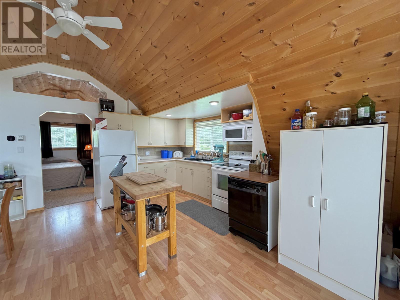 2532 SCHOOL ROAD - 25