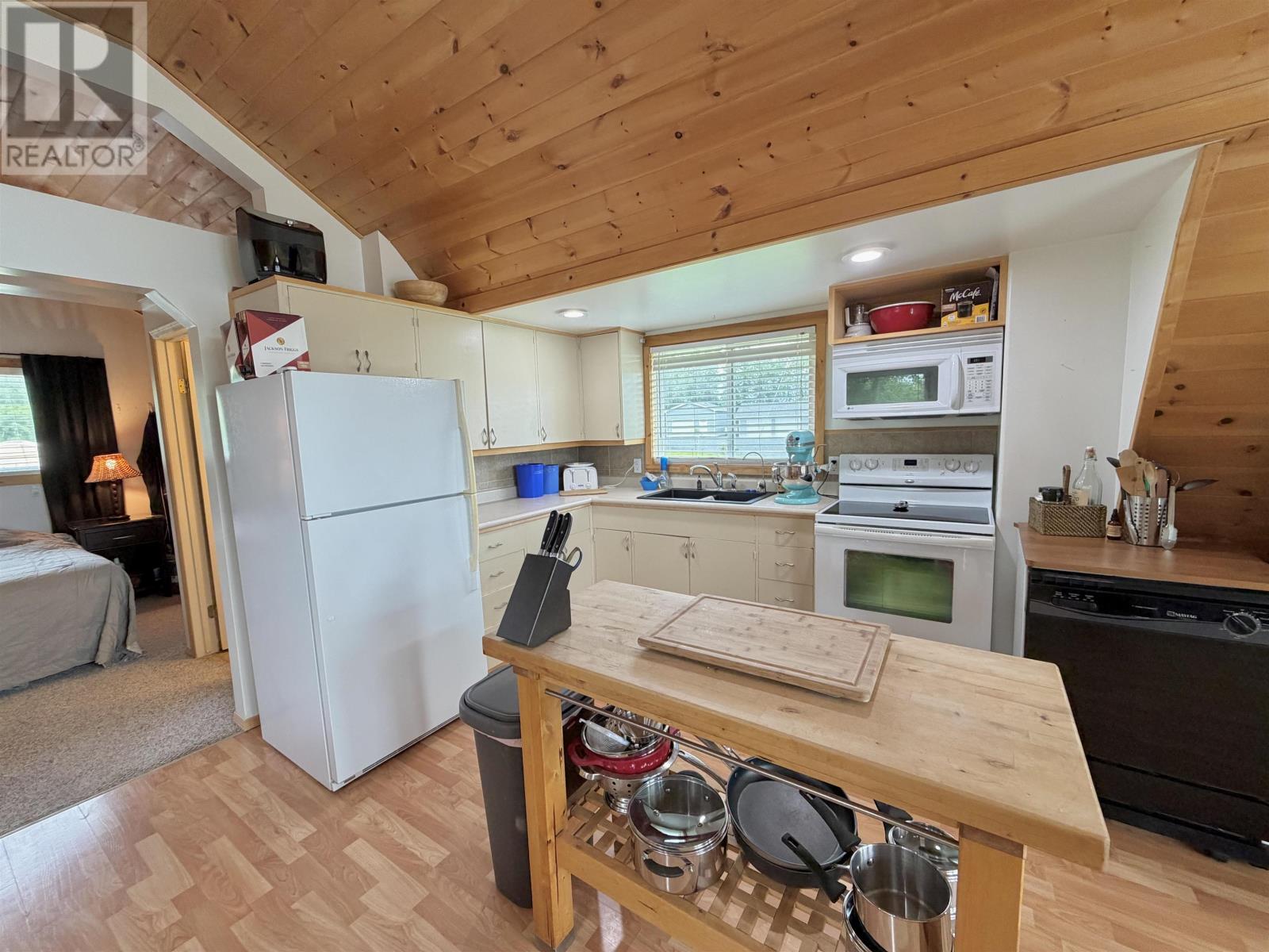 2532 SCHOOL ROAD - 27