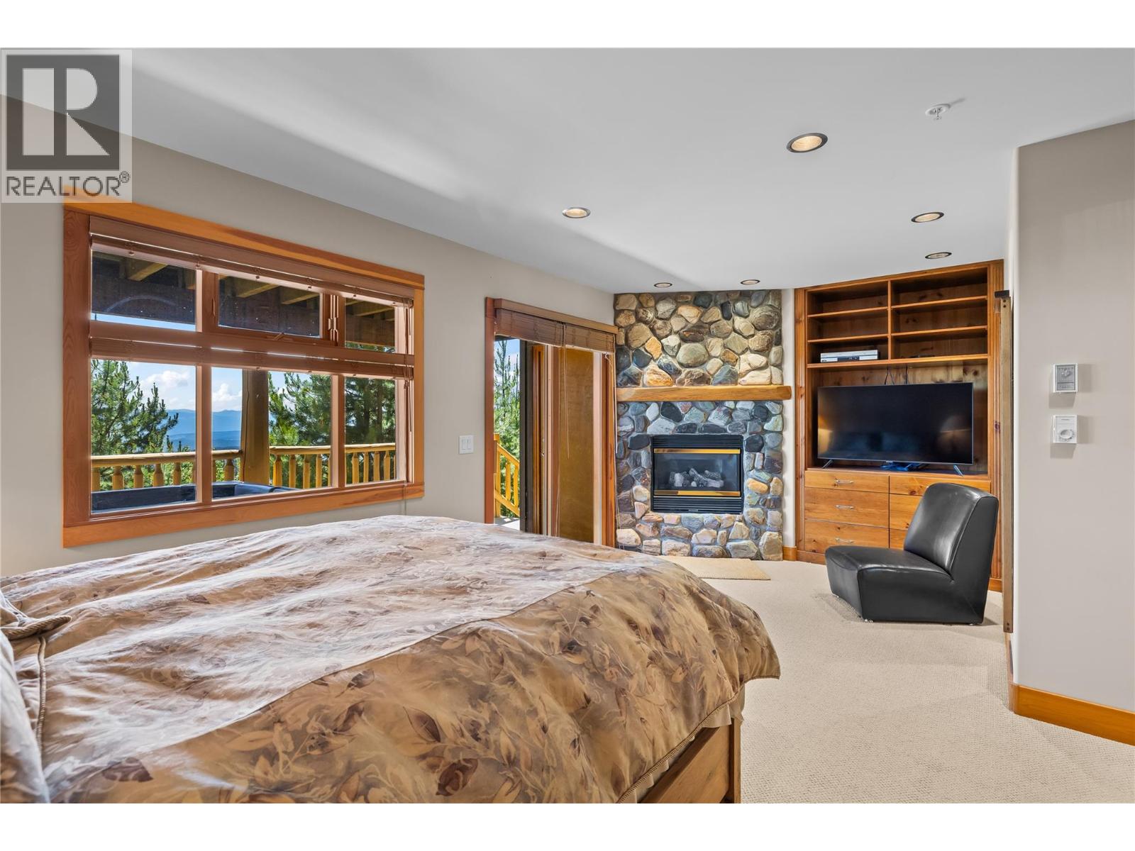 360 Whitehorse Lane Unit# 14, Big White
