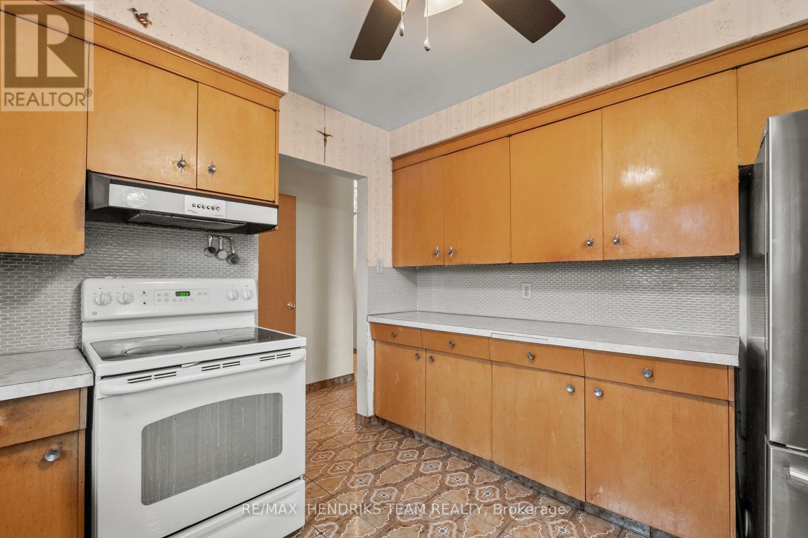 247 GRANTHAM AVENUE - 14