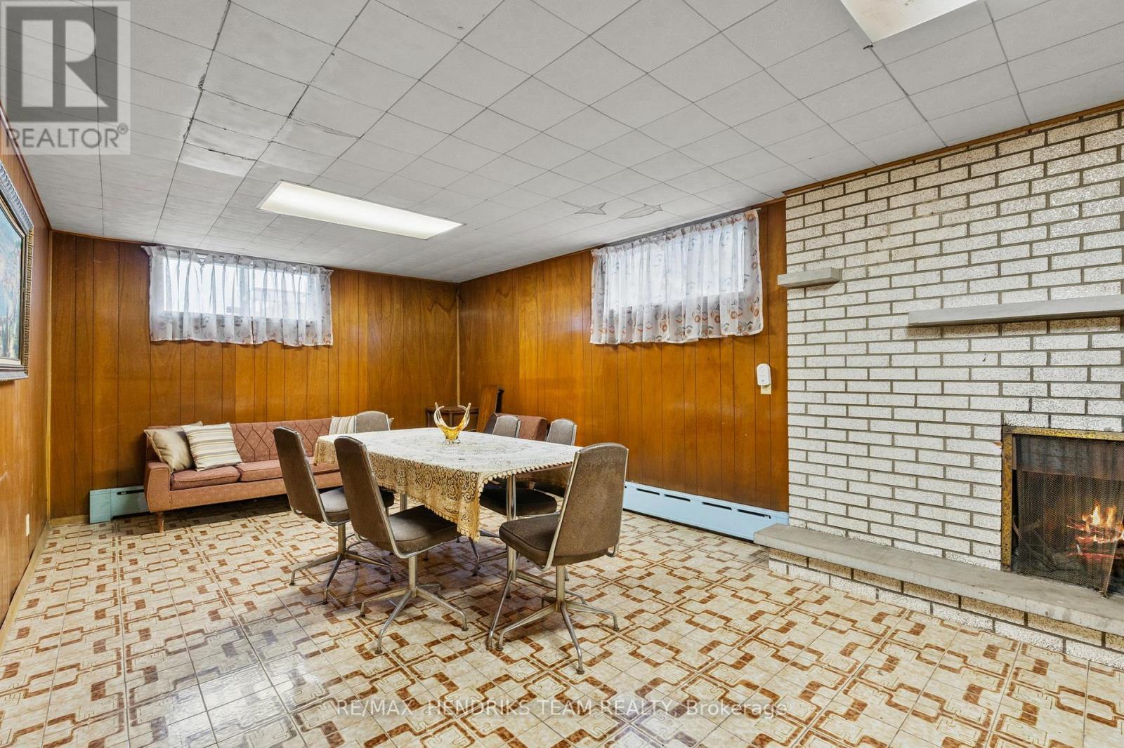 247 GRANTHAM AVENUE - 23
