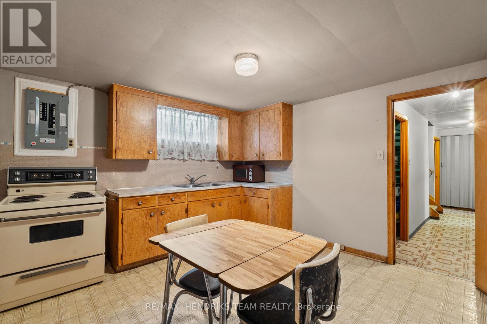 247 GRANTHAM AVENUE - 29