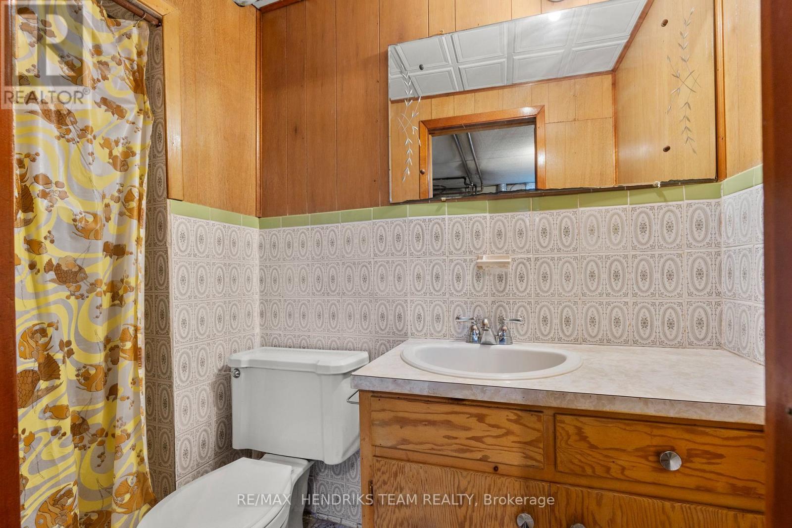 247 GRANTHAM AVENUE - 32