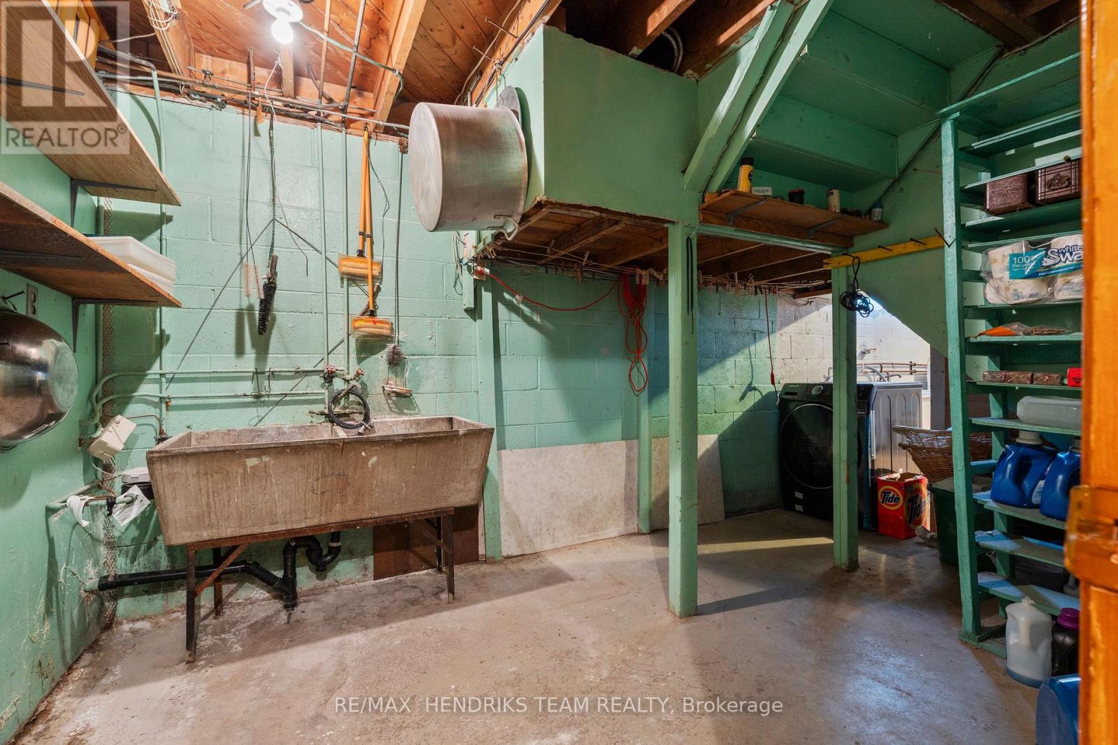 247 GRANTHAM AVENUE - 33