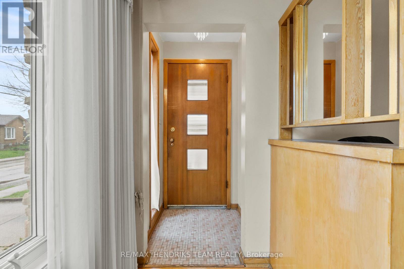 247 GRANTHAM AVENUE - 4