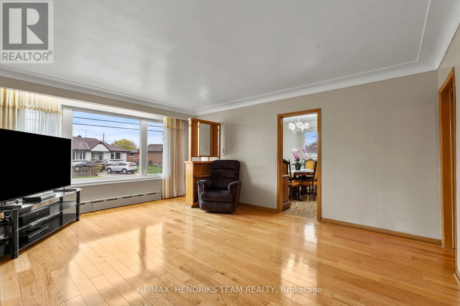 247 GRANTHAM AVENUE - 6
