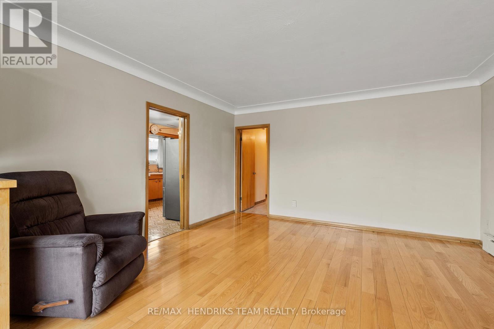 247 GRANTHAM AVENUE - 8