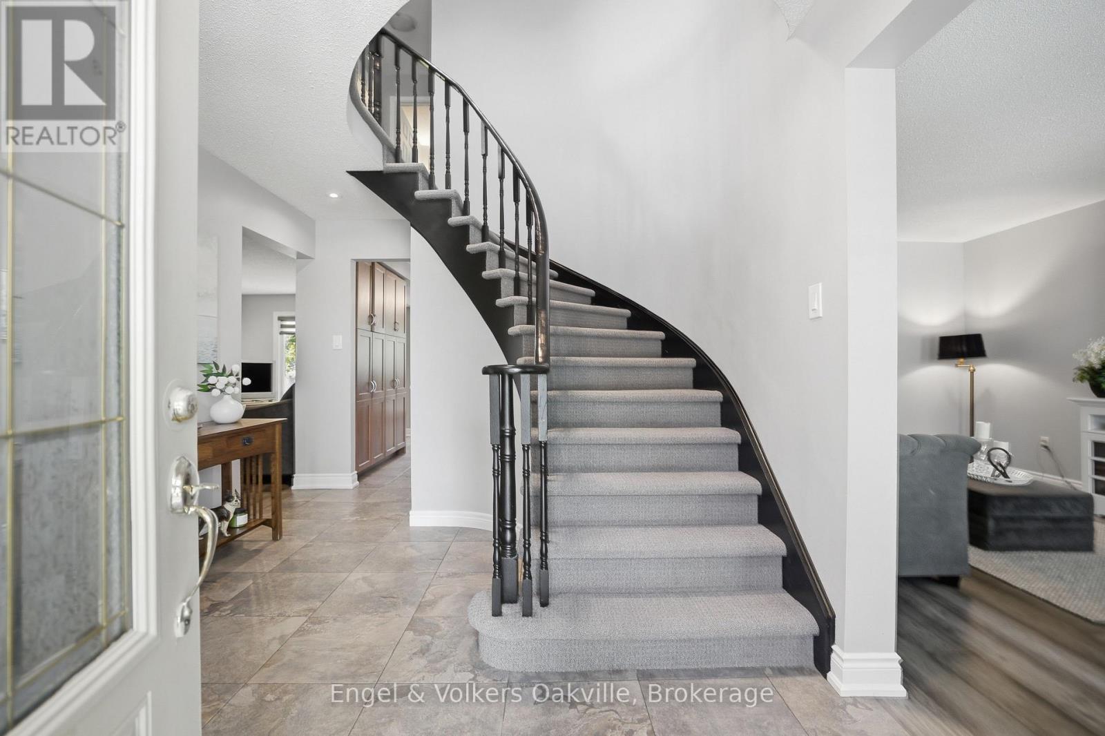 1245 CREEKSIDE DRIVE - 2