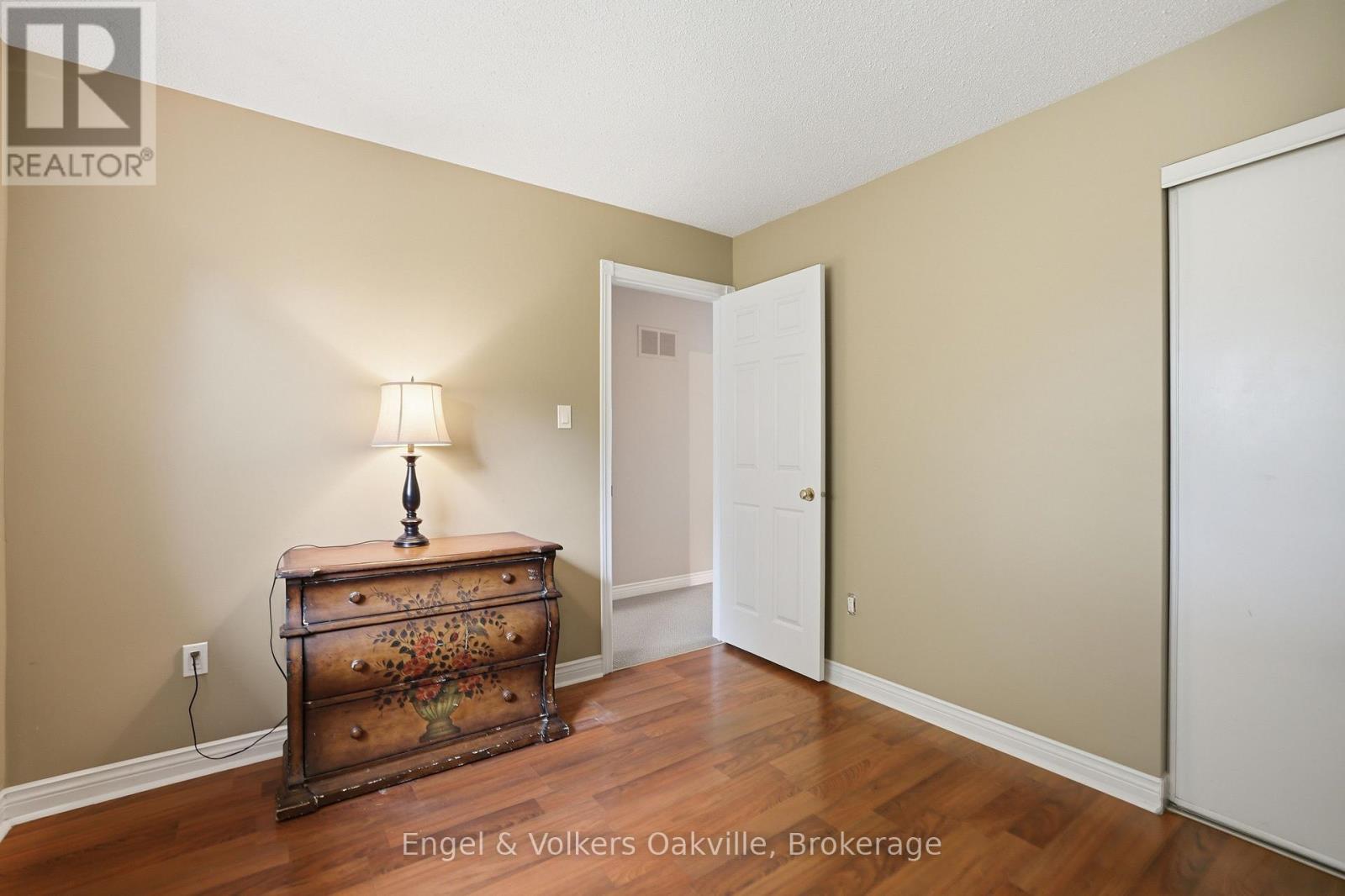 1245 CREEKSIDE DRIVE - 27