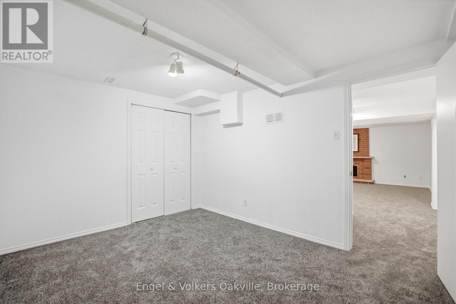 1245 CREEKSIDE DRIVE - 32
