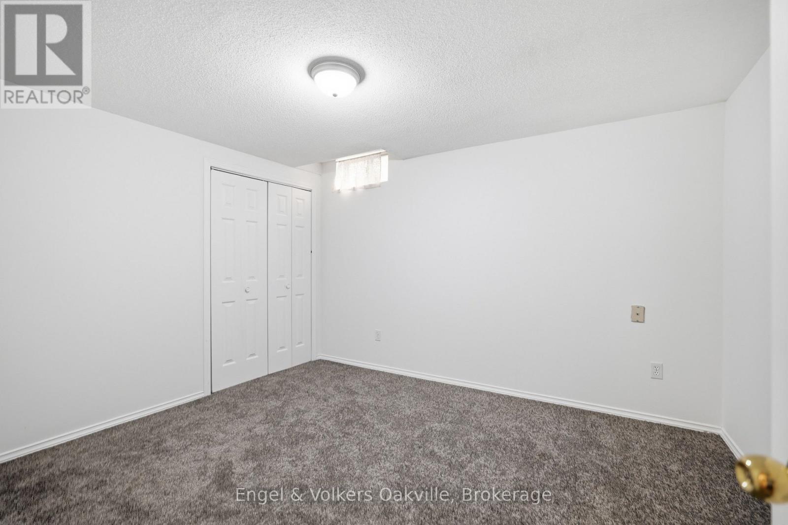 1245 CREEKSIDE DRIVE - 34
