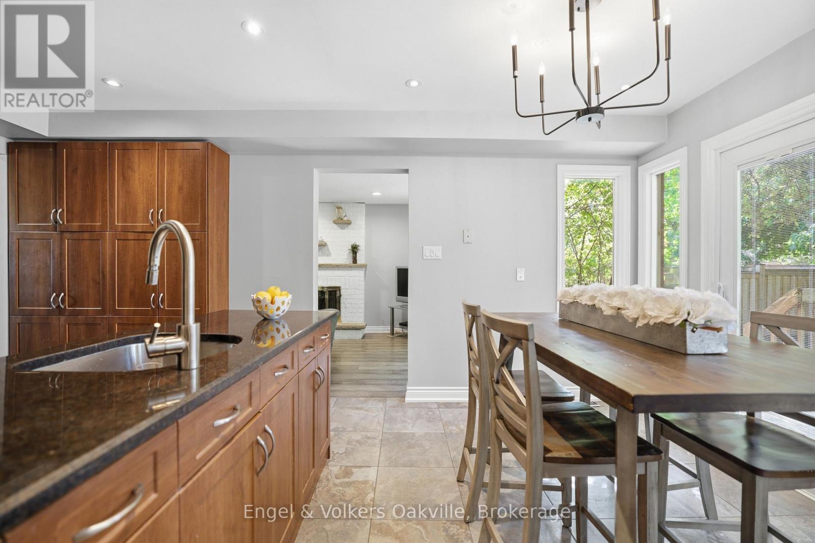 1245 CREEKSIDE DRIVE - 7