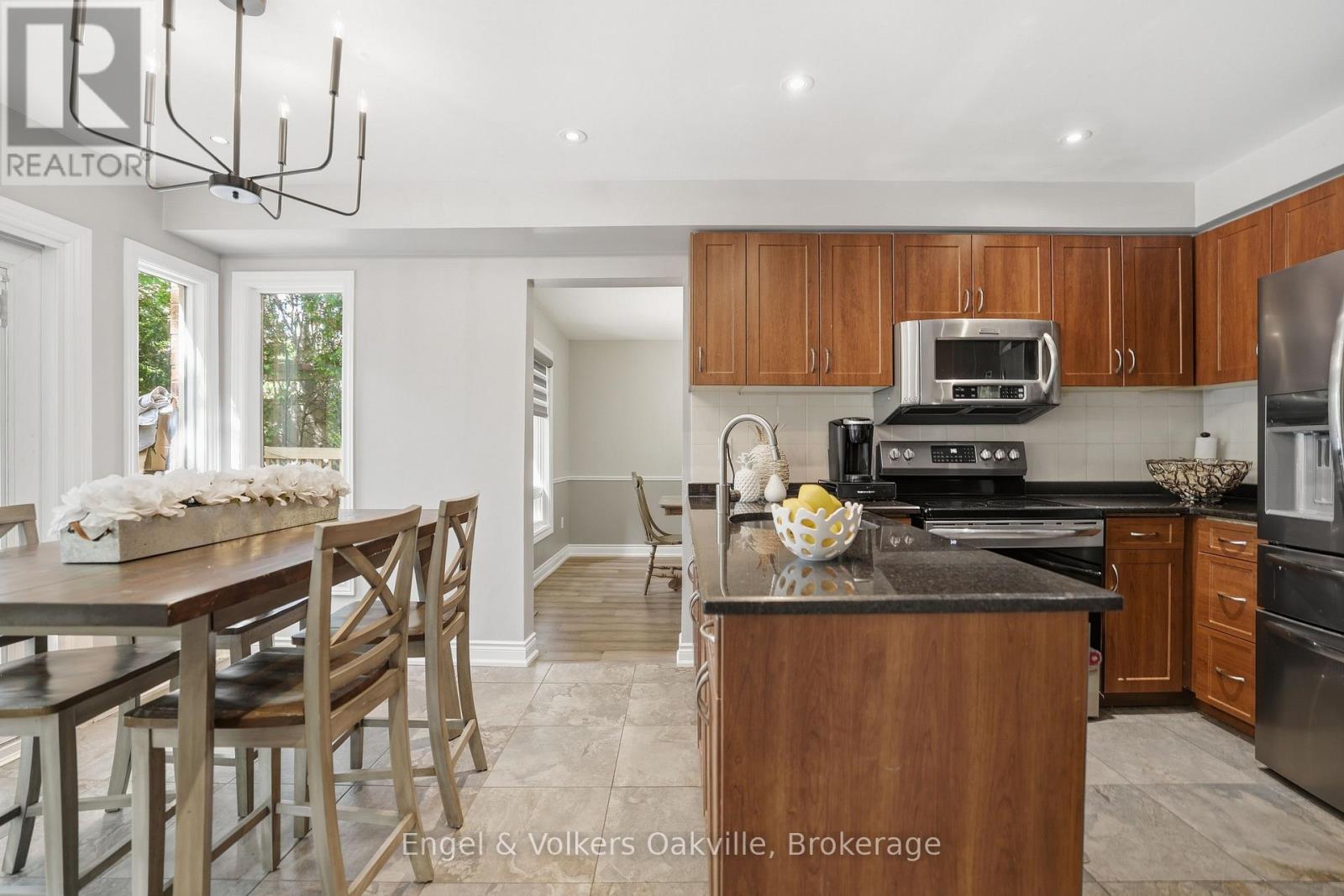1245 CREEKSIDE DRIVE - 9