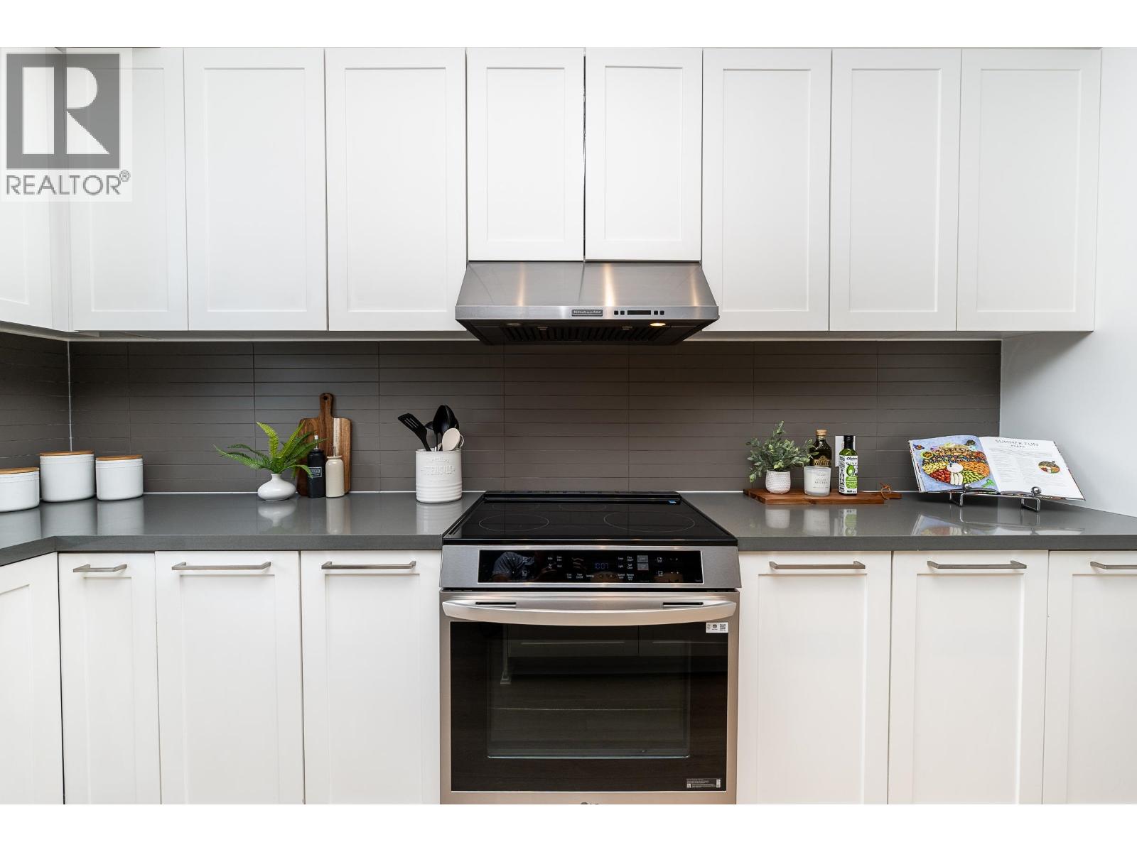 25 3461 PRINCETON AVENUE, Coquitlam