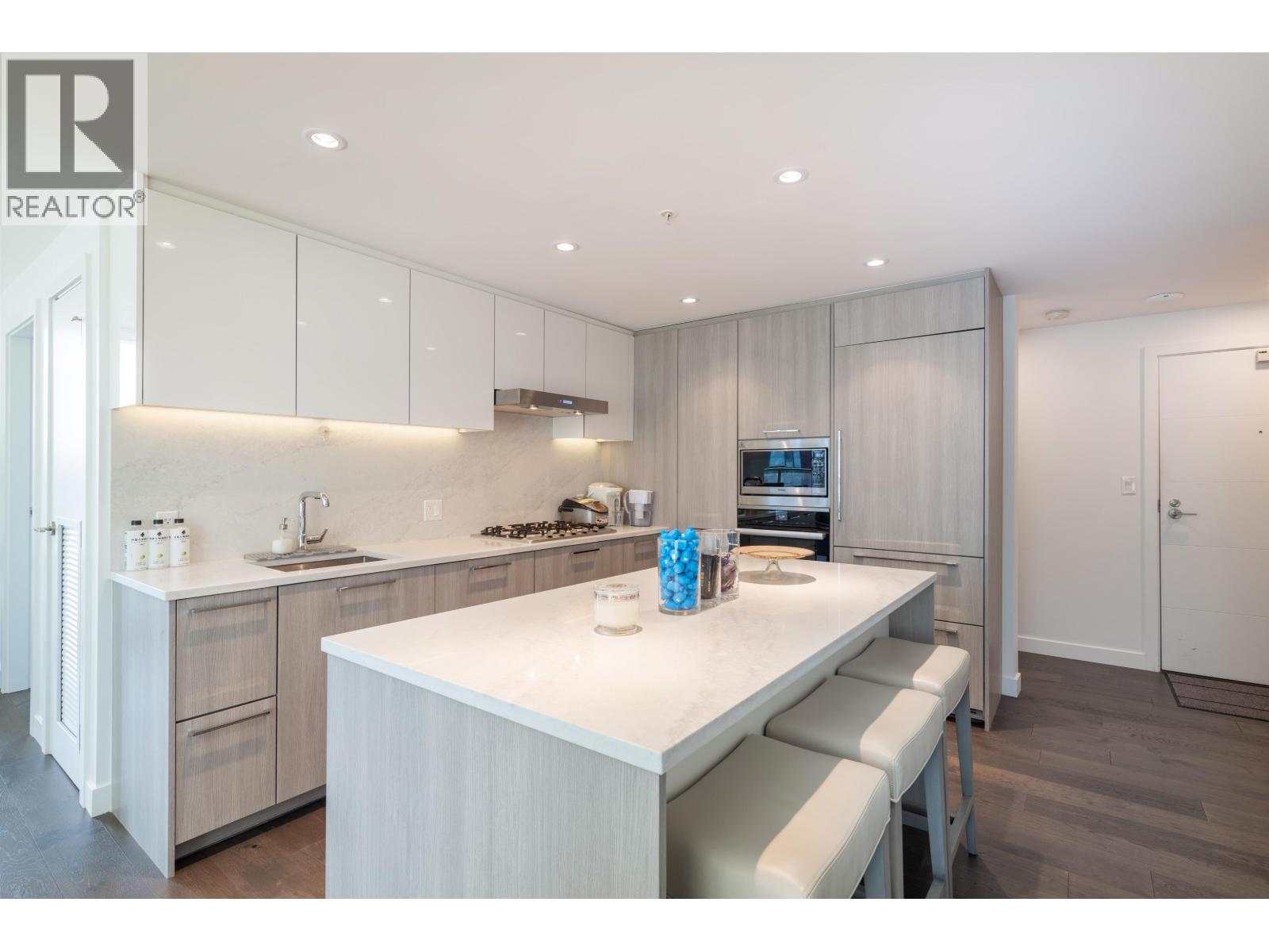 709 8160 MCMYN WAY, Richmond