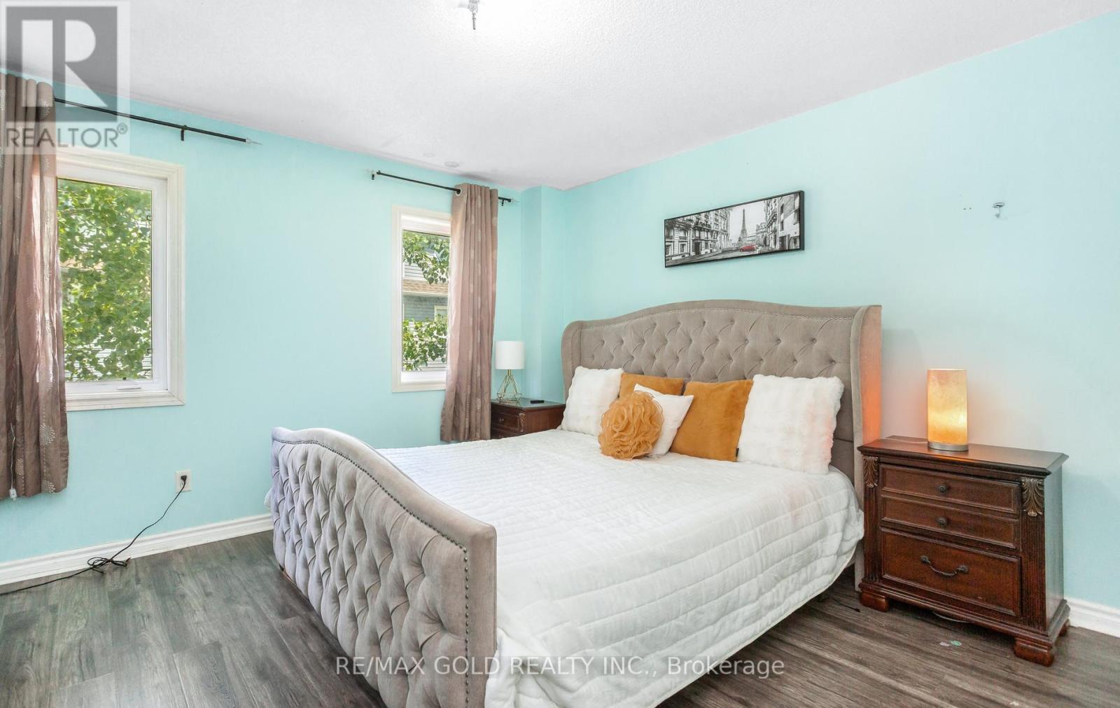 #37 800 DUNDAS STREET W - 23