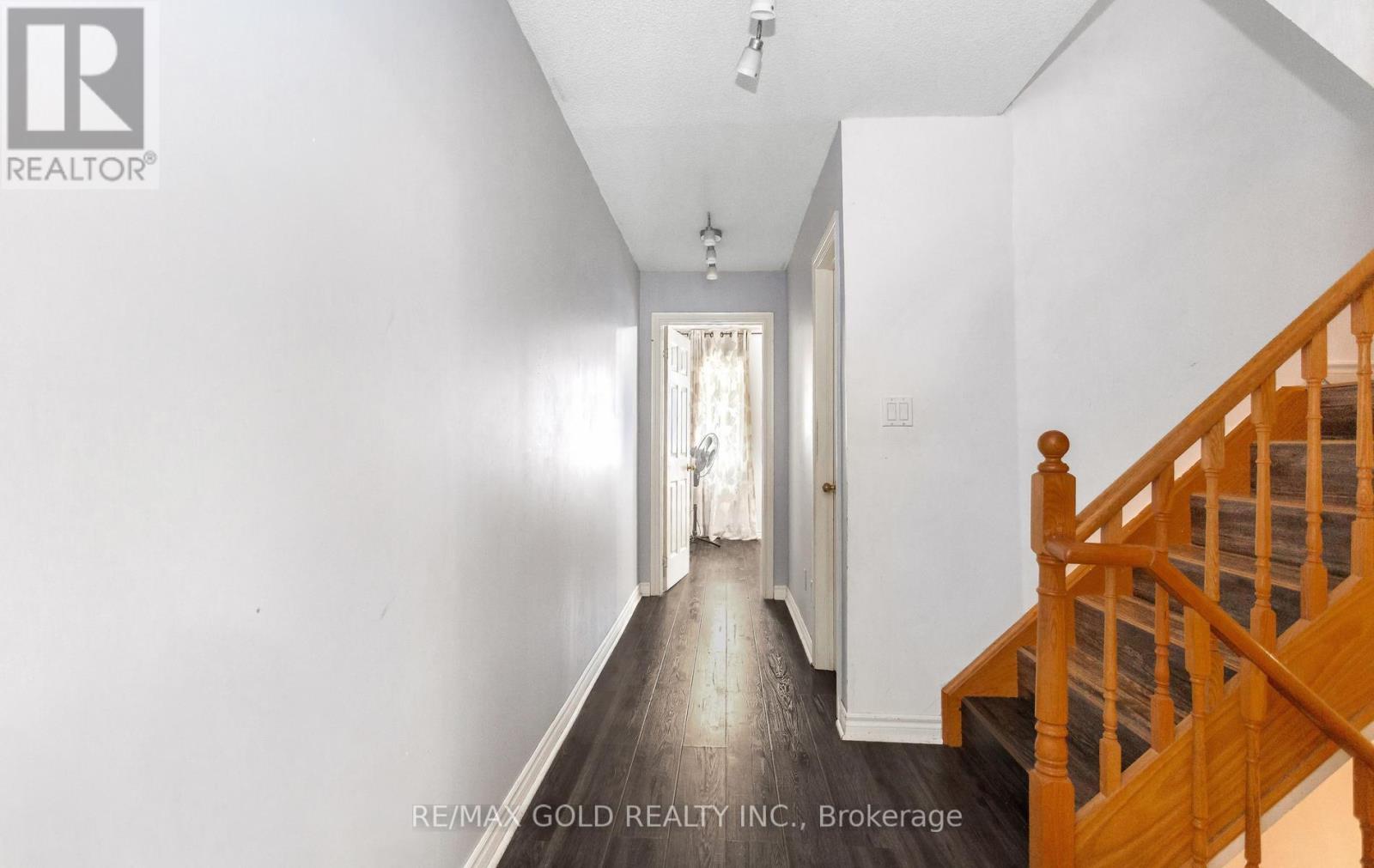 #37 800 DUNDAS STREET W - 25