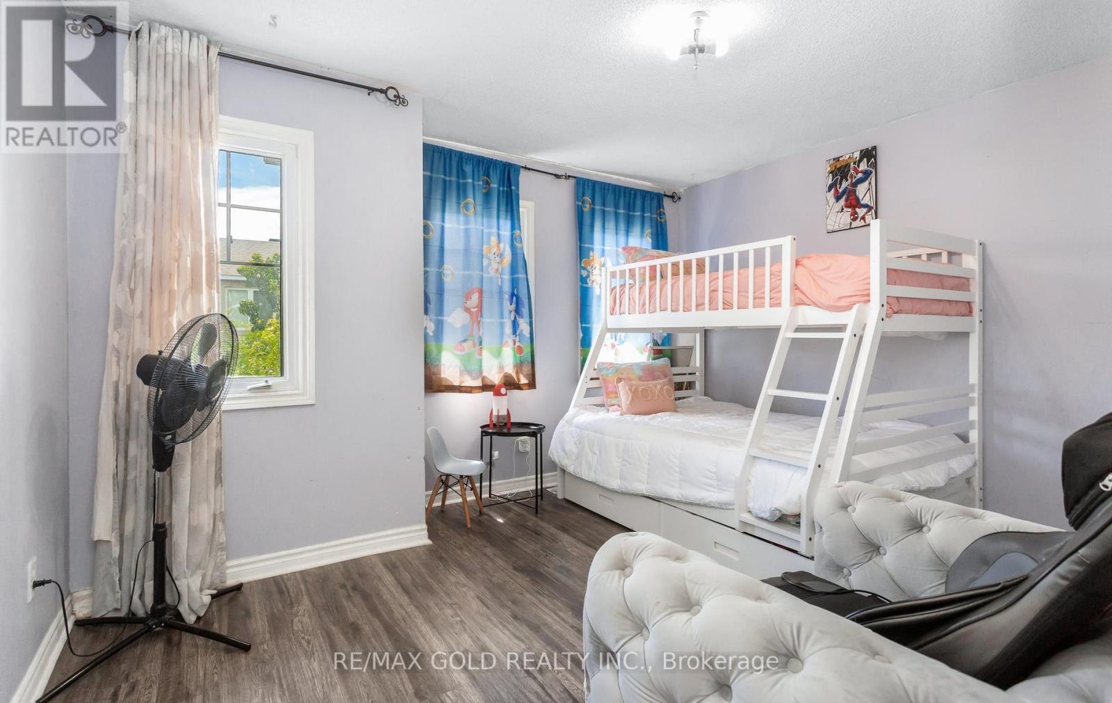 #37 800 DUNDAS STREET W - 26