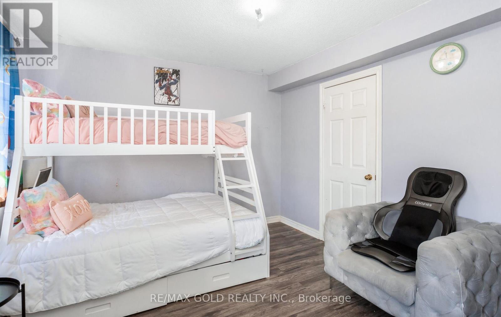 #37 800 DUNDAS STREET W - 28