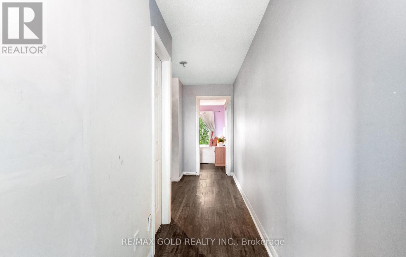 #37 800 DUNDAS STREET W - 31