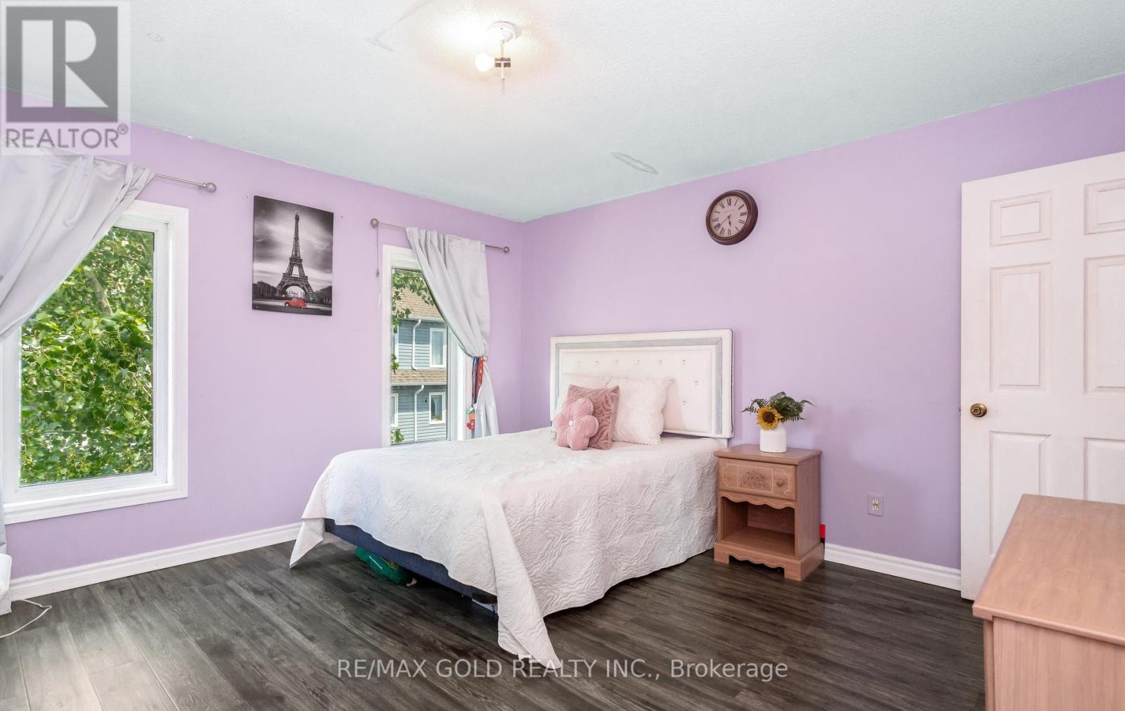 #37 800 DUNDAS STREET W - 32