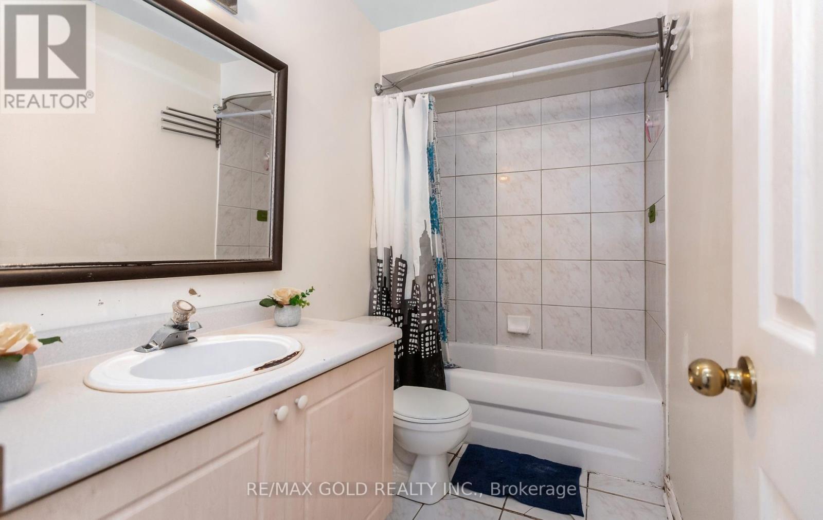 #37 800 DUNDAS STREET W - 41