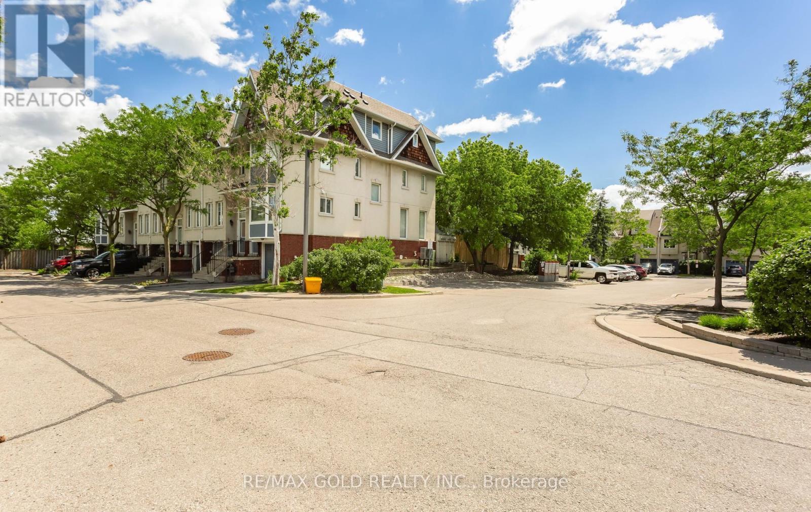 #37 800 DUNDAS STREET W - 49
