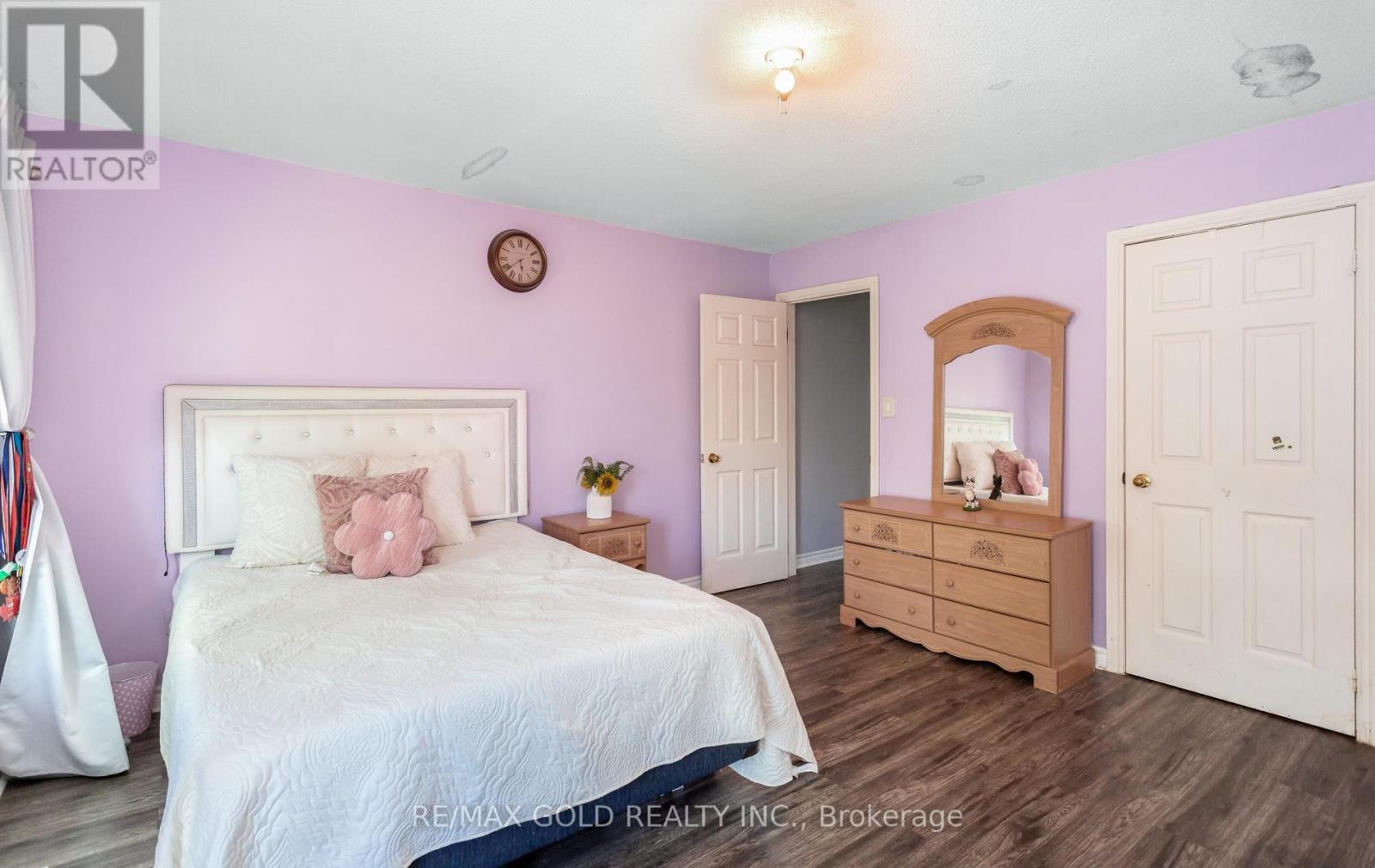 #37 800 DUNDAS STREET W - 34