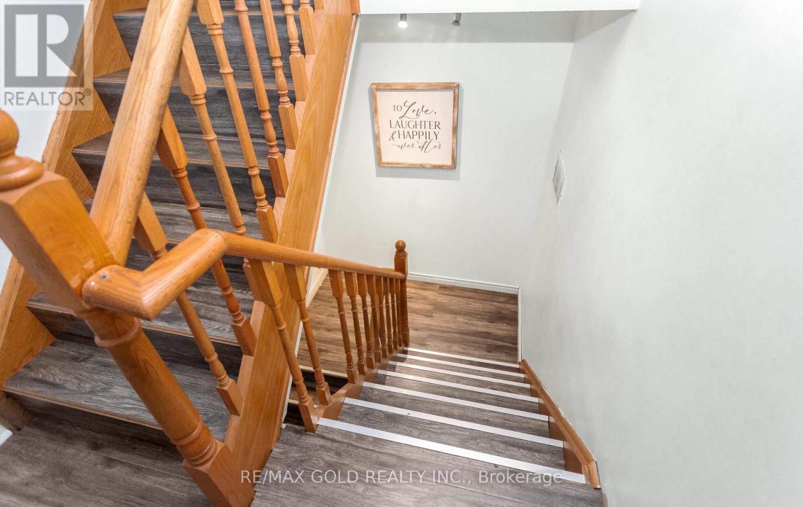#37 800 DUNDAS STREET W - 20