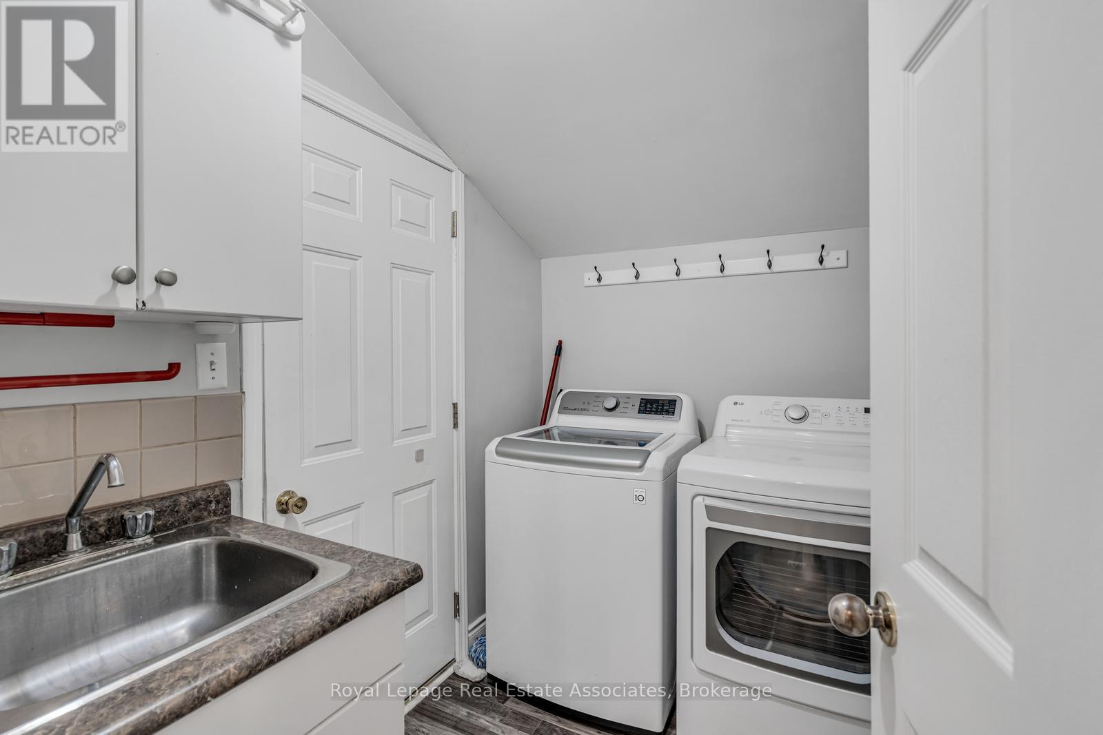 117 HELENA STREET - 24