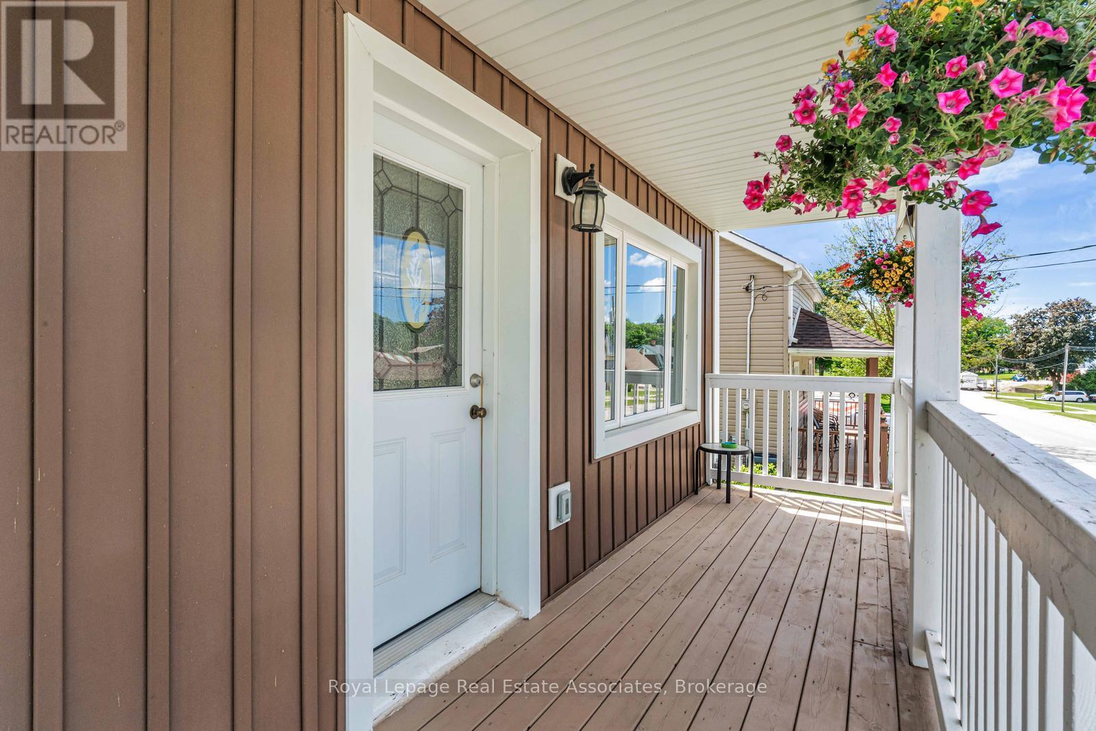 117 HELENA STREET - 32