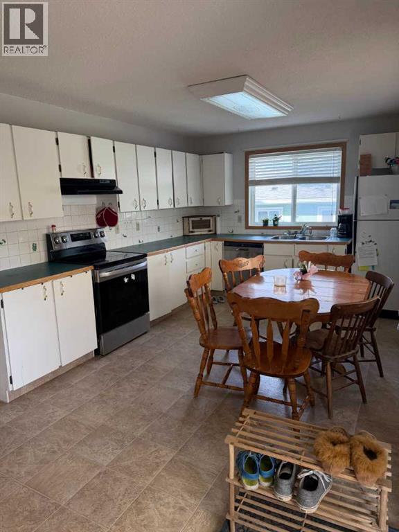 5311 50 Avenue - 2