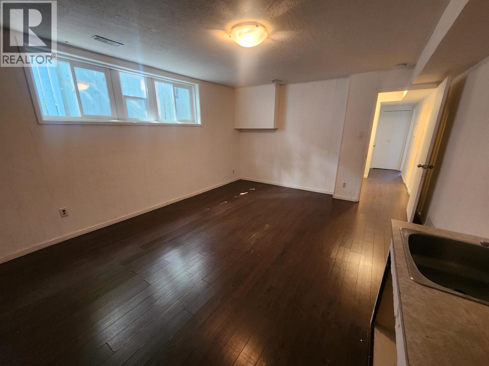 2211 OAK STREET - 20