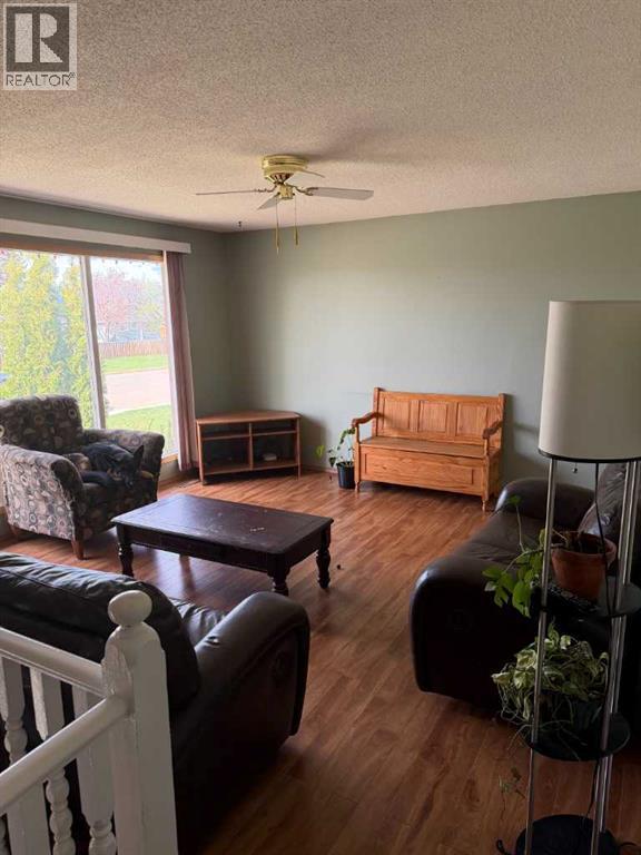 5311 50 Avenue - 9